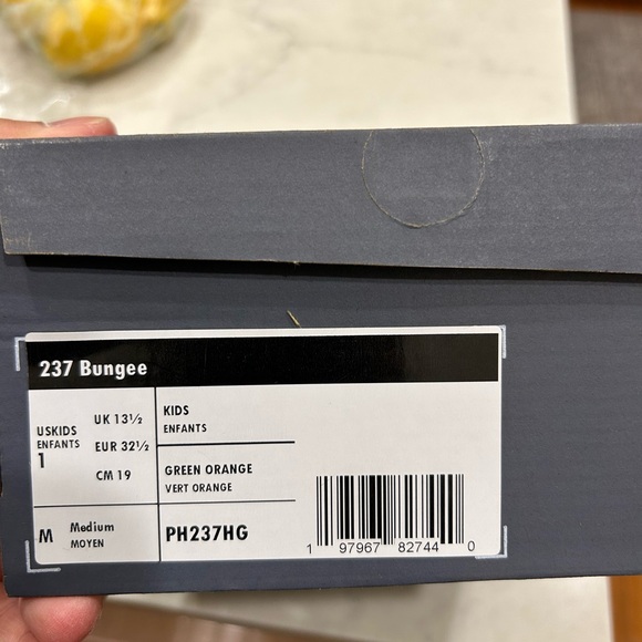 New Balance Navy and Beige Sneakers - Picture 6 of 7